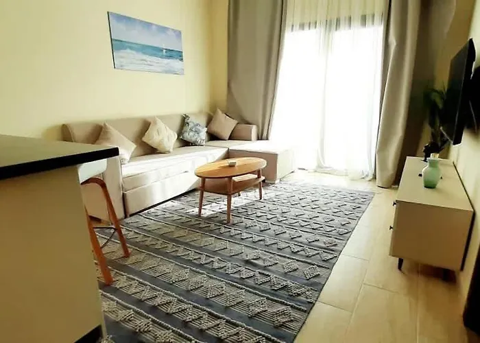 Elegant 1br Pool View Aldau Heights