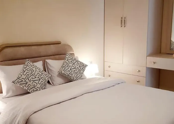 Elegant 1br Pool View Aldau Heights *