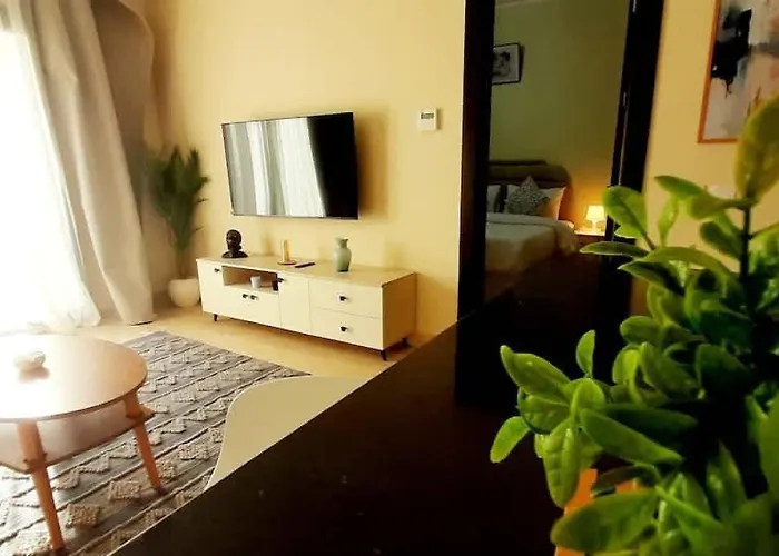 Elegant 1br Pool View Aldau Heights