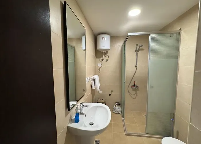 Elegant 1br Pool View Aldau Heights Apartment